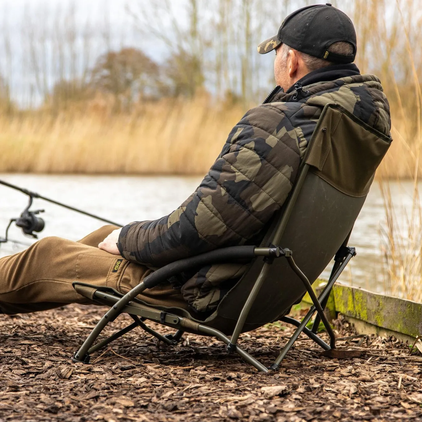 Avid Revolve Low Chair