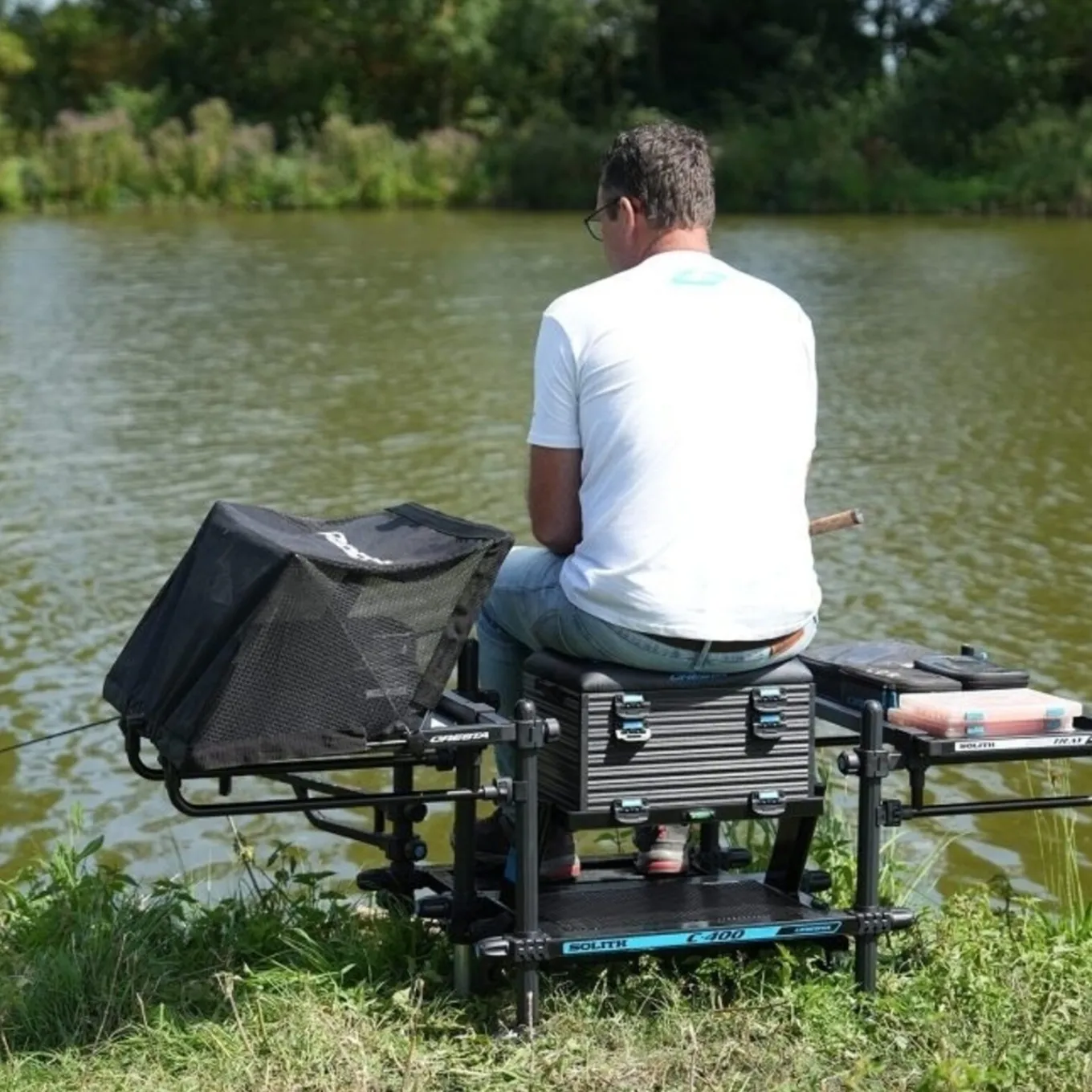 Cresta Solith Hooded Side Tray 60cm X 45cm